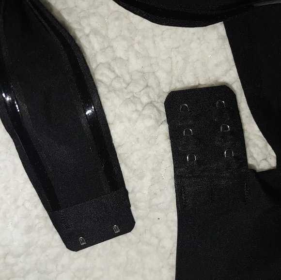 2 Strapless Backless Bras - Picture 6 of 9